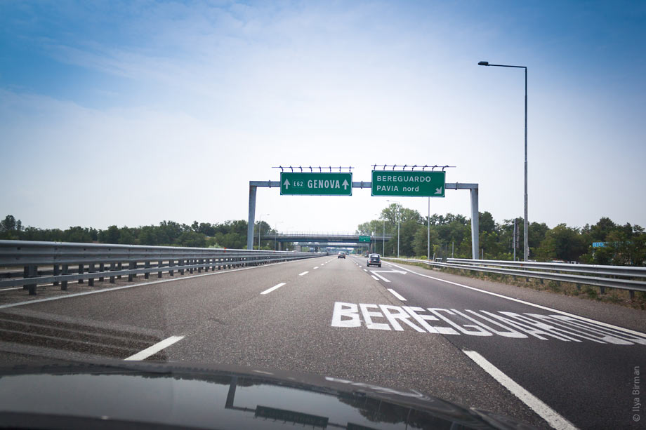 Italian road marking