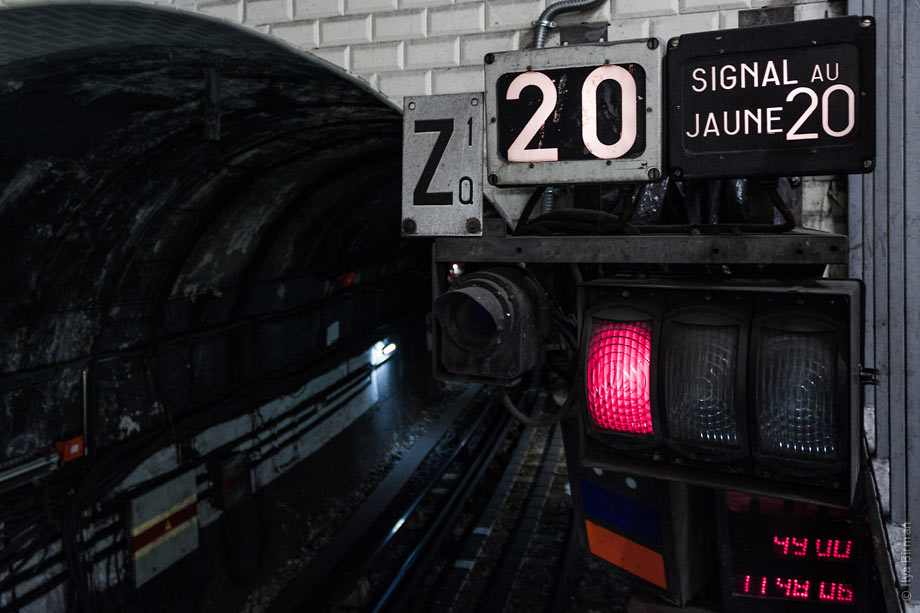 Signals and stuff in Paris