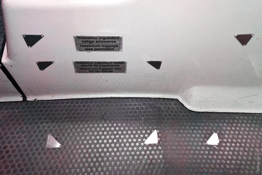 Smart way to show the maximum luggage size