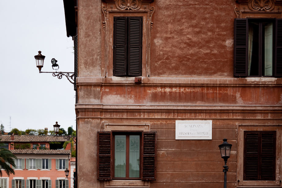 Windows in Rome