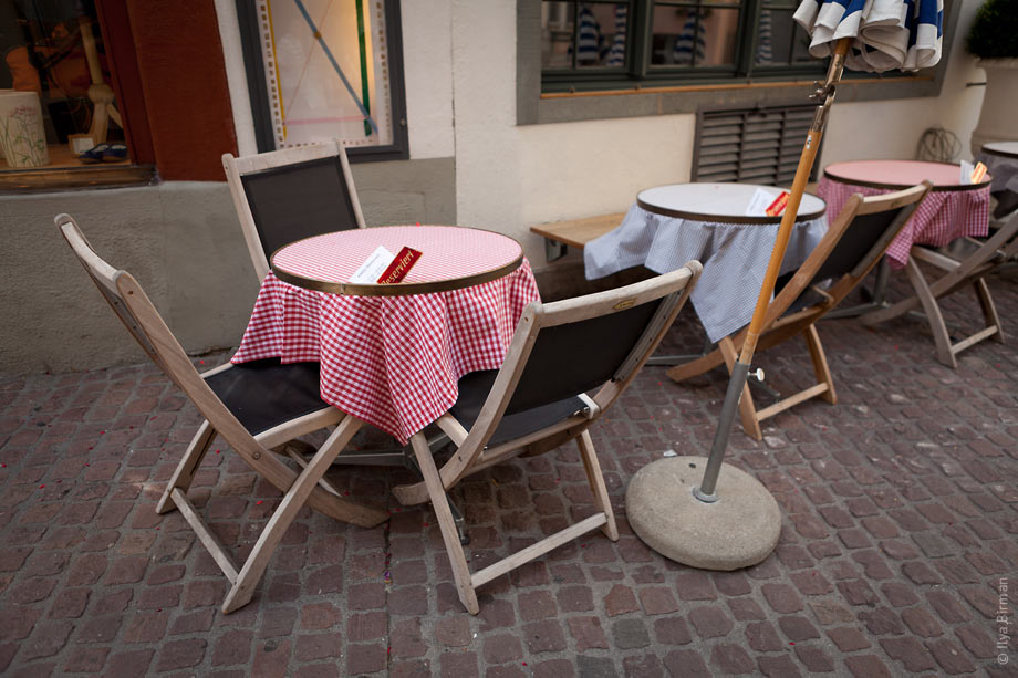 Anti-wind rings in Zurich
